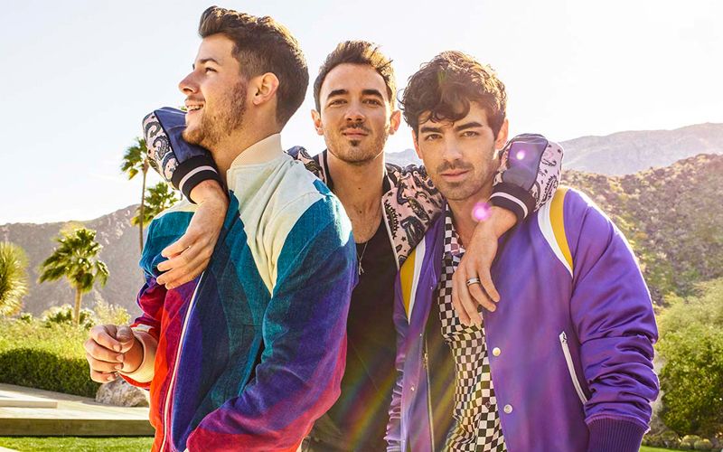 သုံးယောက်ပေါင်းရေးမှ တစ်အုပ်ထွက်မယ့် Jonas Brothers တို့ရဲ့ Memoir