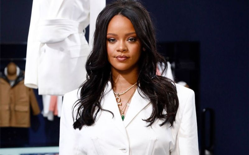 Rihanna ပိုက်ဆံတွေကို ဘယ်လိုရှာပြီး ဘယ်လိုသုံးလိုက်လဲ