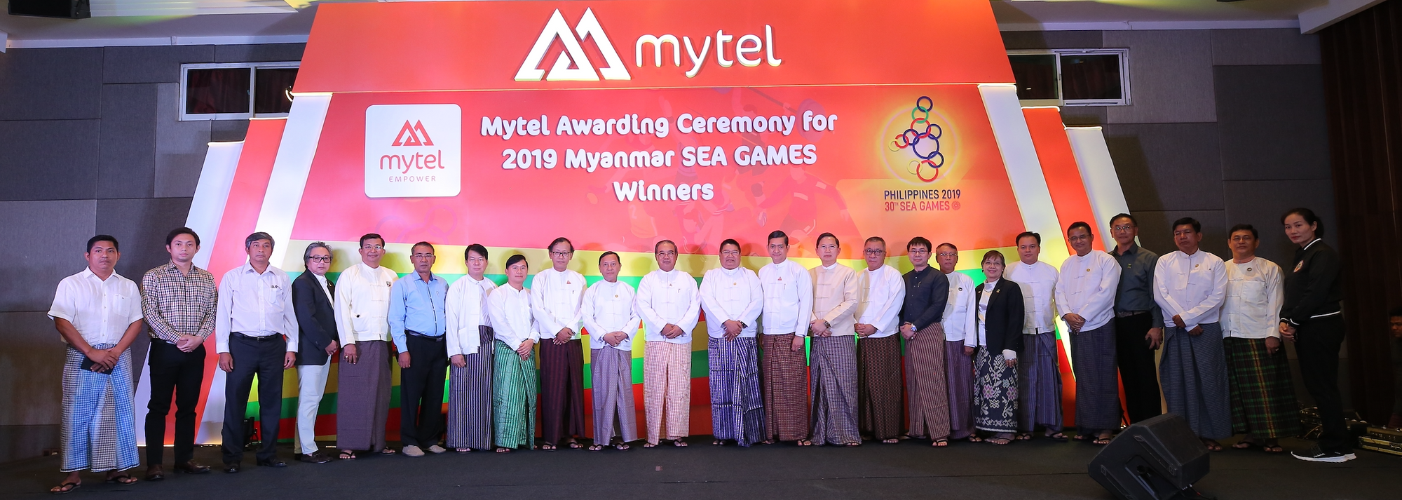 Mytel မှ ၂၀၁၉ ခုနှစ် ဆီးဂိမ်းပြိုင်ပွဲတွင် ဆုရရှိသူ မြန်မာ့အားကစားသမားများကို ဆုချီးမြင့်ပြီး မြန်မာ့အားကစားကဏ္ဍကို ပံ့ပိုးကူညီ